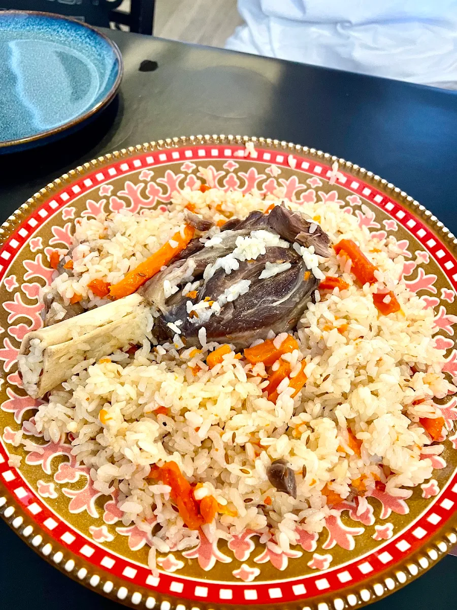 lamb shank pilov 羊腿抓饭, Urumchi Uyghur Cuisine